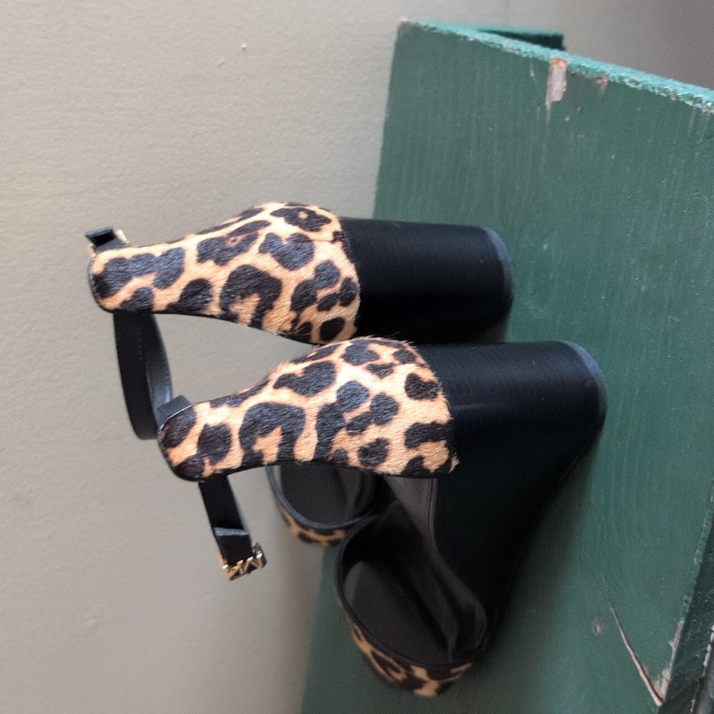 Michael Kors cheetah wedges - Picture 4 of 6